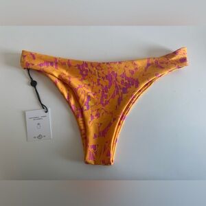 SKATIE Dylan bottoms medium NWT